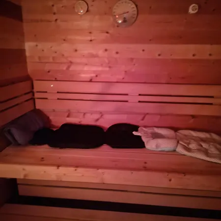 Massage Mit Sauna Und Jakuzzi
