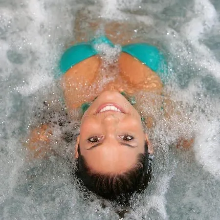 Massage Mit Sauna Und Jakuzzi